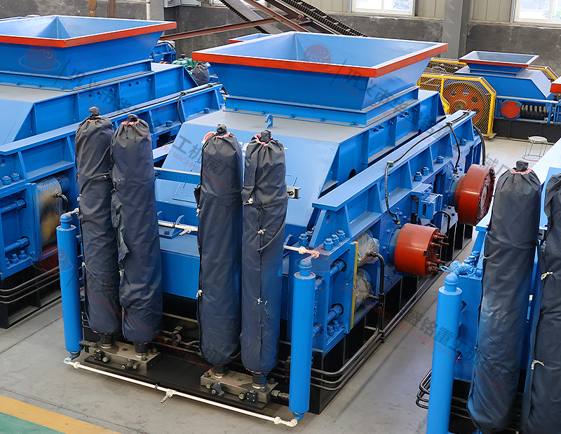 大型液壓對輥制砂機每小時出多少噸沙子？多少錢一臺？